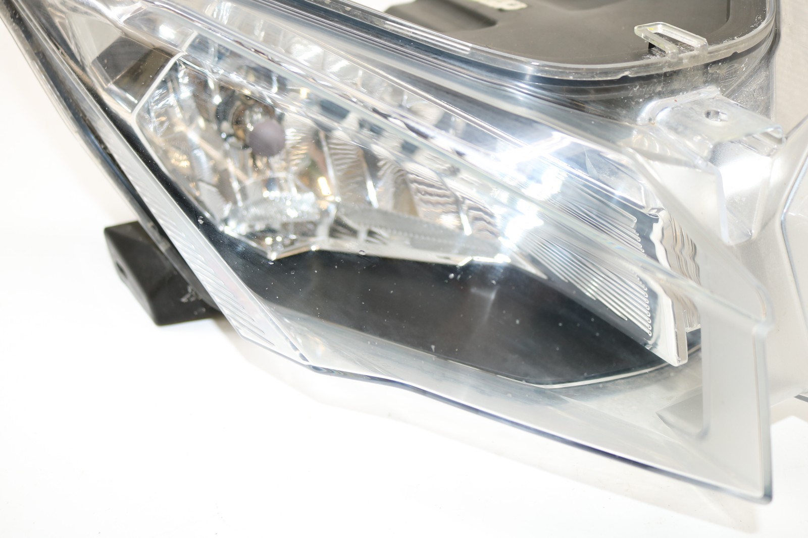 2017 Ski-doo Renegade 850 Gen 4 137" Front Head Light Headlight SEE NOTE BROKE