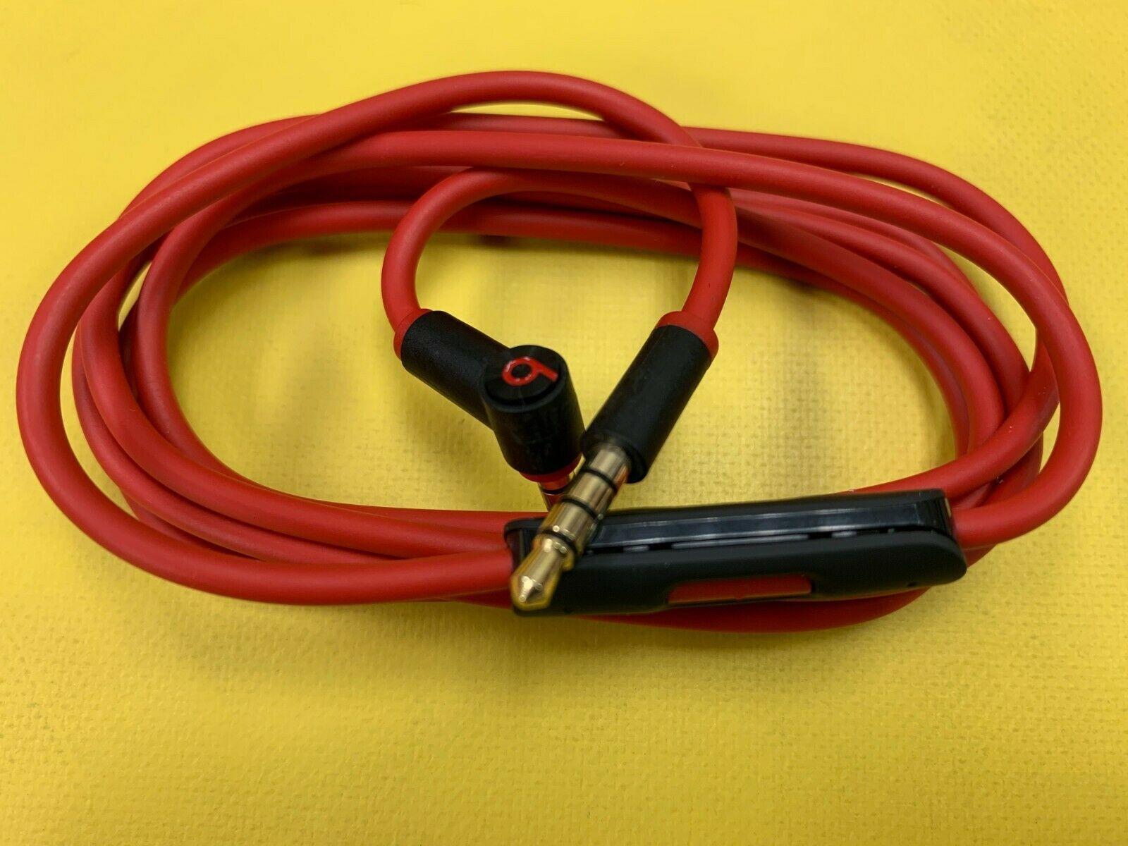 Used OEM Audio Cable 3.5mm/ L Cord for Beats by Dr Dre Headphones Aux & Mic Red