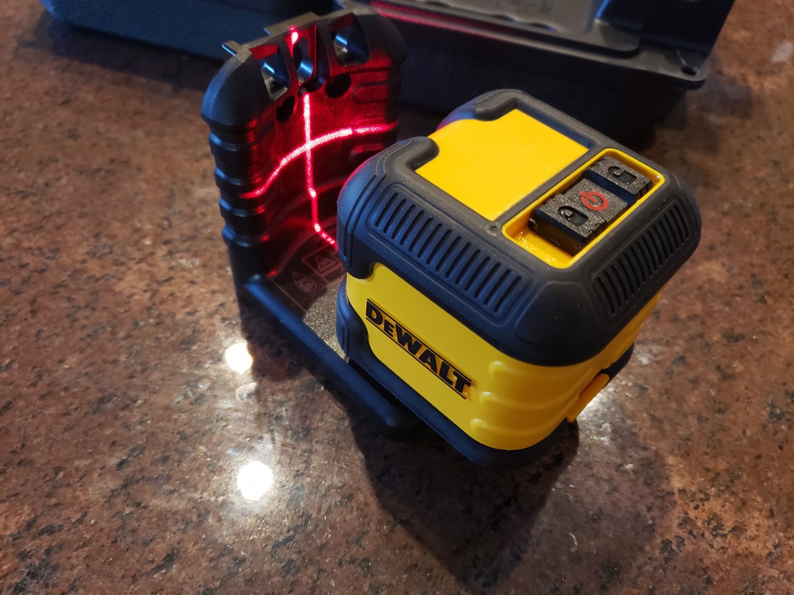 DEWALT DW08802 Red Cross Line Laser Level with Case