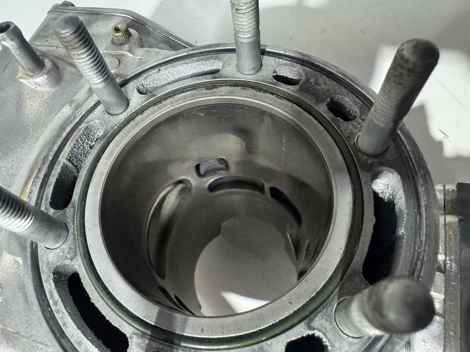 1996-2000 (00) SUZUKI RM250 OEM ENGINE CYLINDER JUG TOP END head powervalve