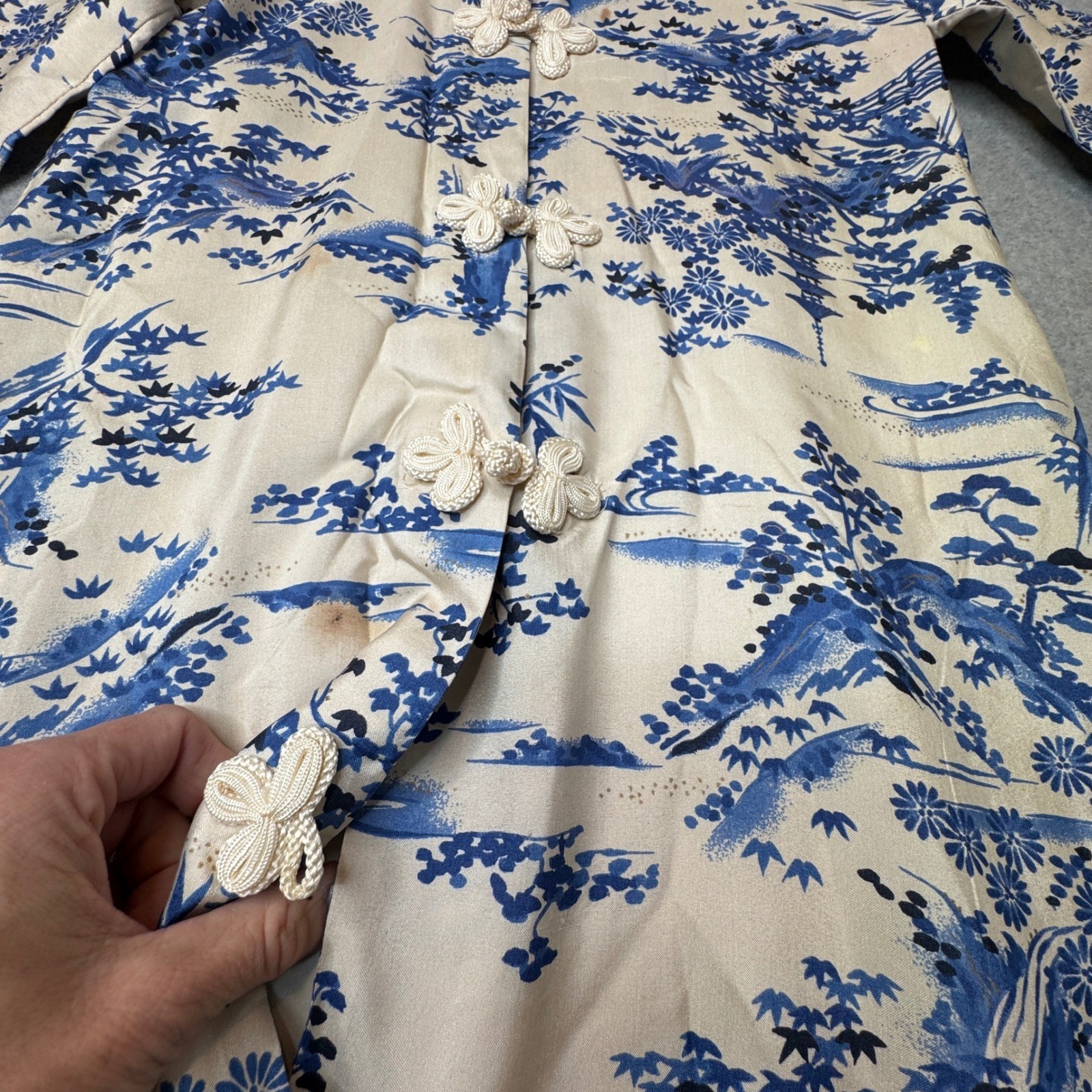 Vintage Blue & White Toile Asian Kimono Pure Silk Midi Dress Robe Frog Closures