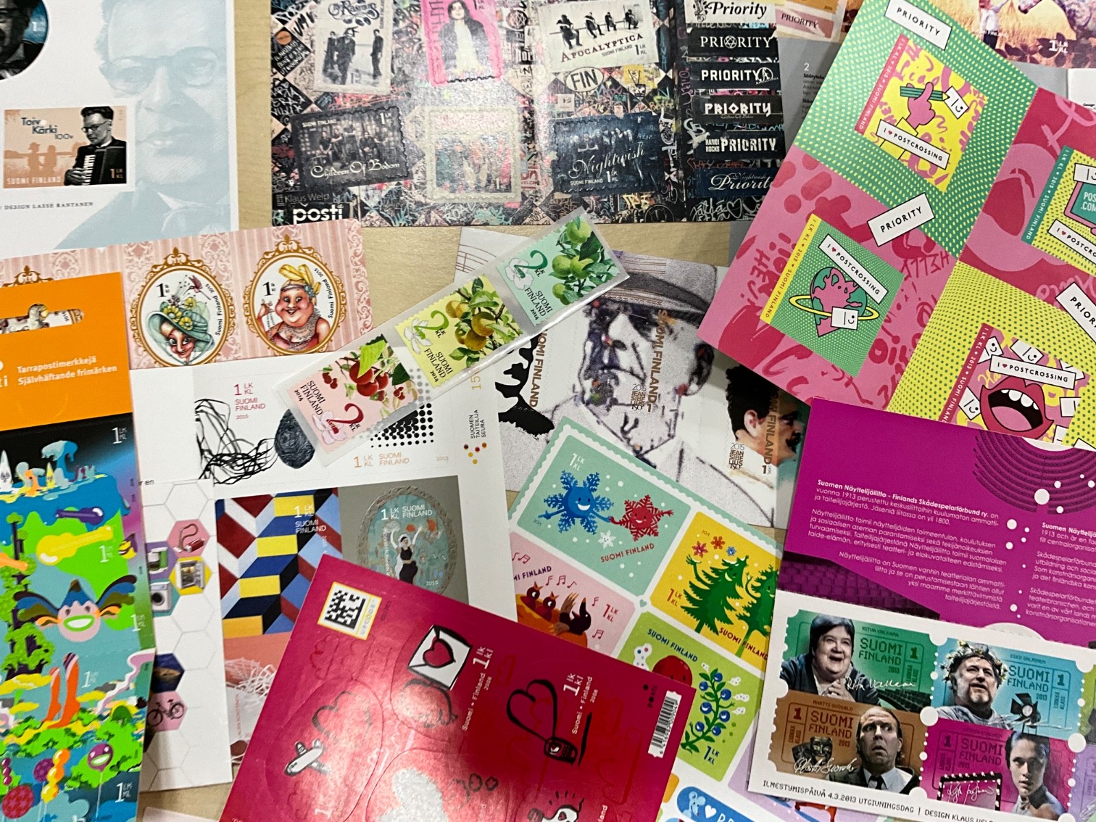 Finland MNH Stamps modern sheets booklets 100 different items @3*