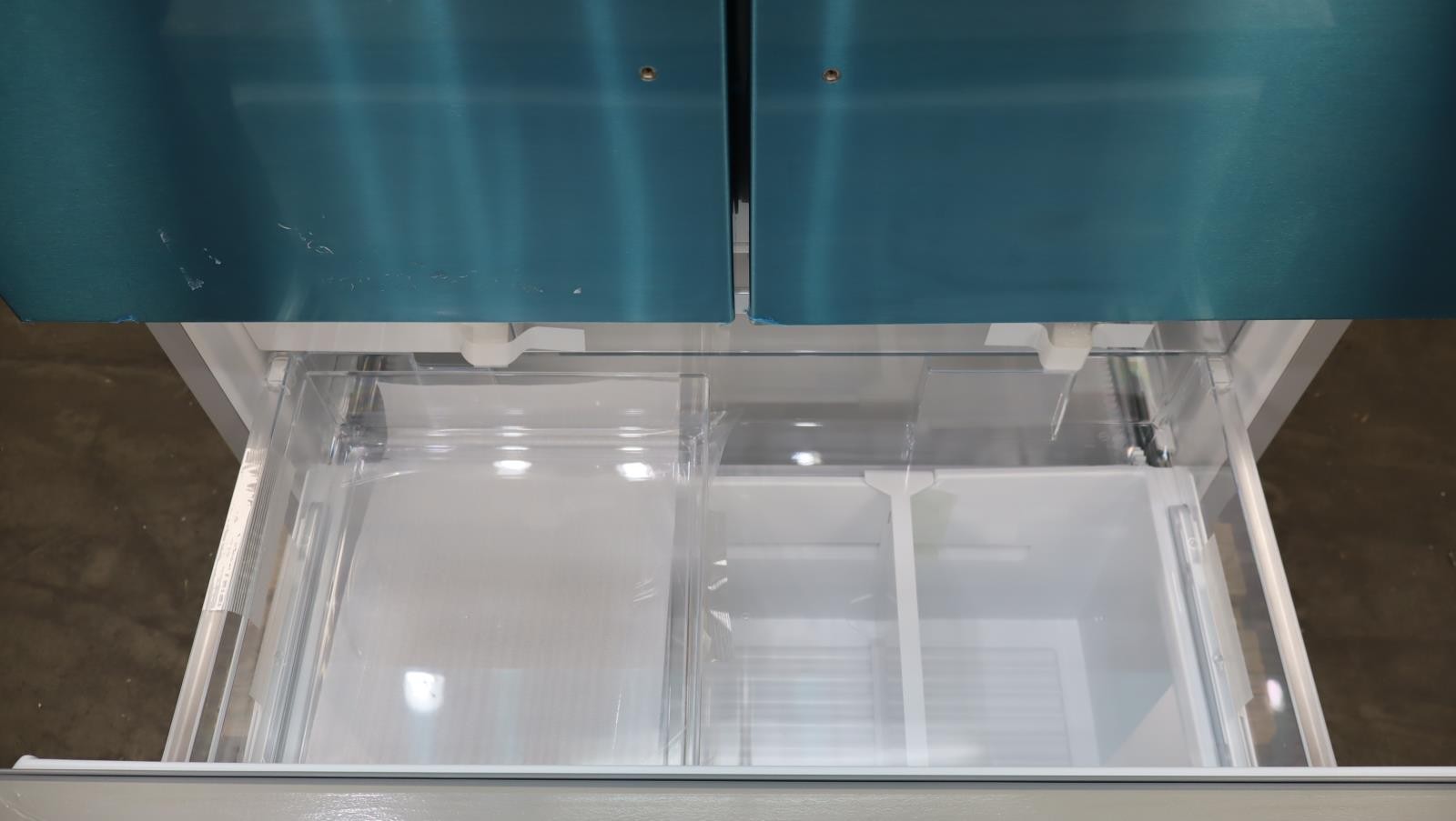 Thermador 36" 20.8 cu. ft Smart SS Masterpiece Series Refrigerator T36FT810NS