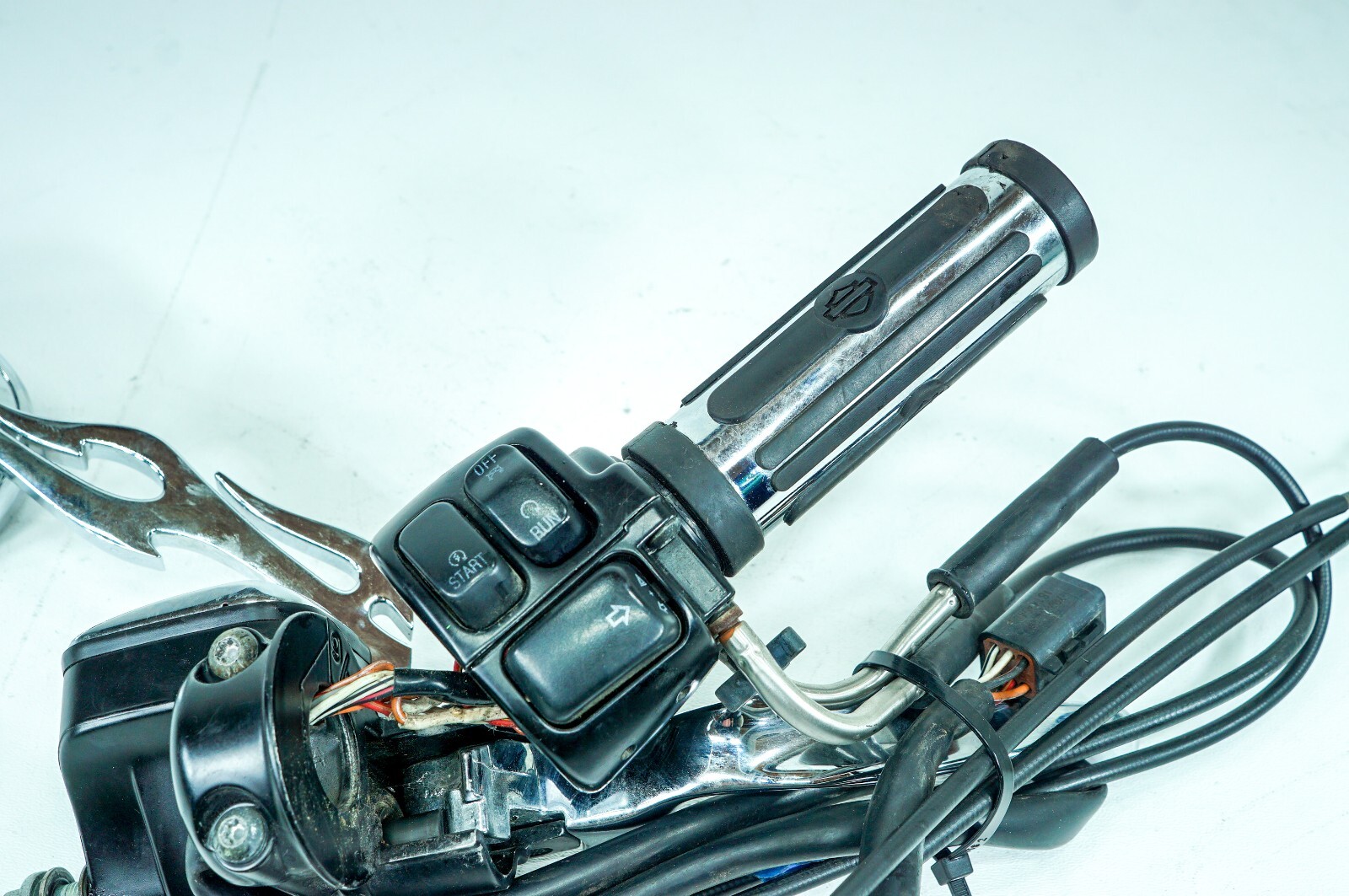05 Harley Softail Deluxe FLSTN OEM Right Engine Start Kill Switches Control 1315