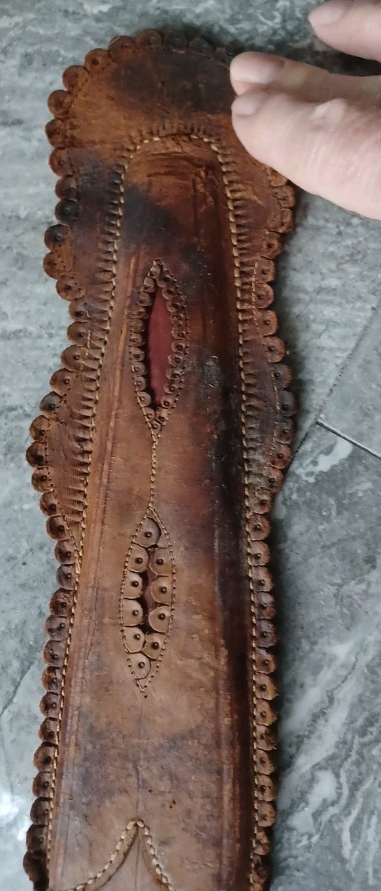 Antique Spanish Guerrero de la Costa short sword with scabbard