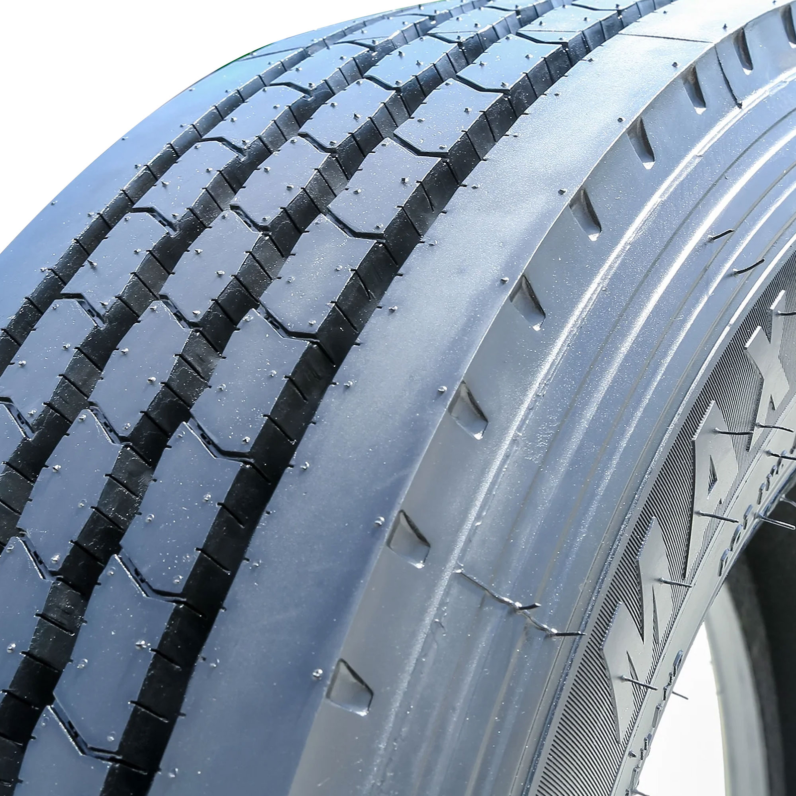 4 New Green Max Gar202 - 245/70r19.5 Tires 24570195 245 70 19.5