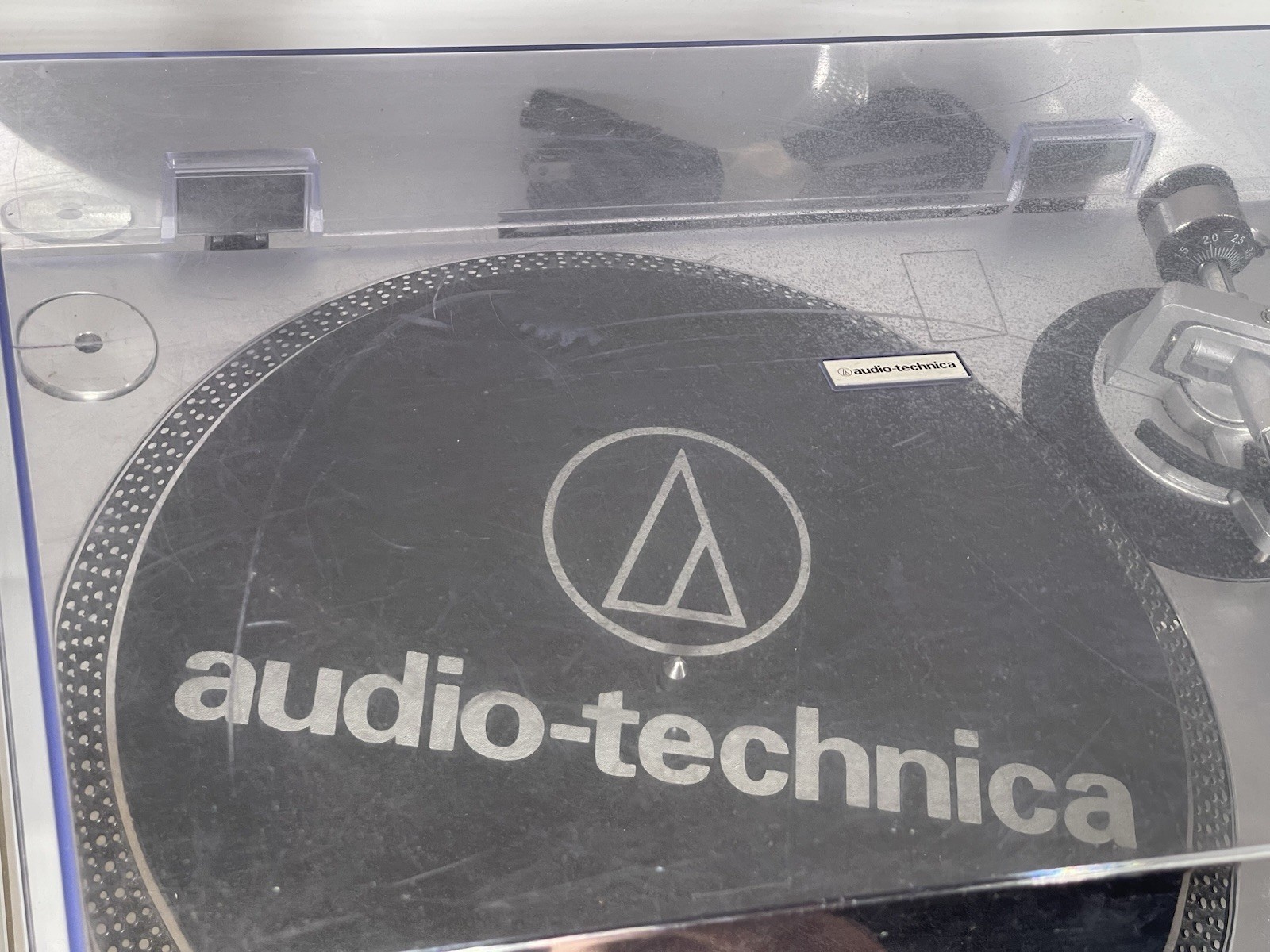 Audio-Technica AT-LP120-USB Direct-Drive Professional Turntable READ