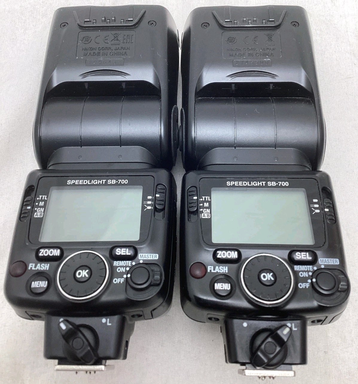 (1) Nikon Speedlight SB-700 Shoe Mount Flash