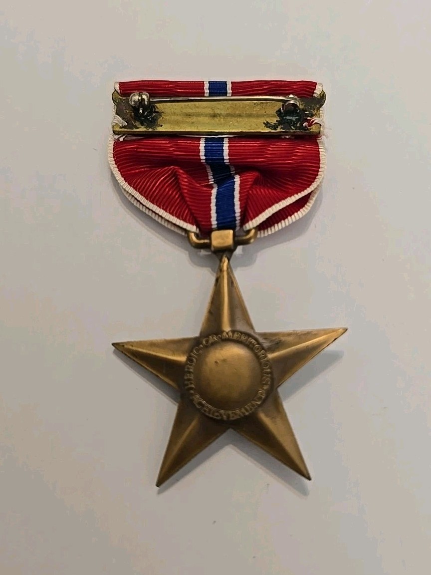 1945 Bronze Star Medal in Original Box-American Emblem CO, INC-HTF WW2