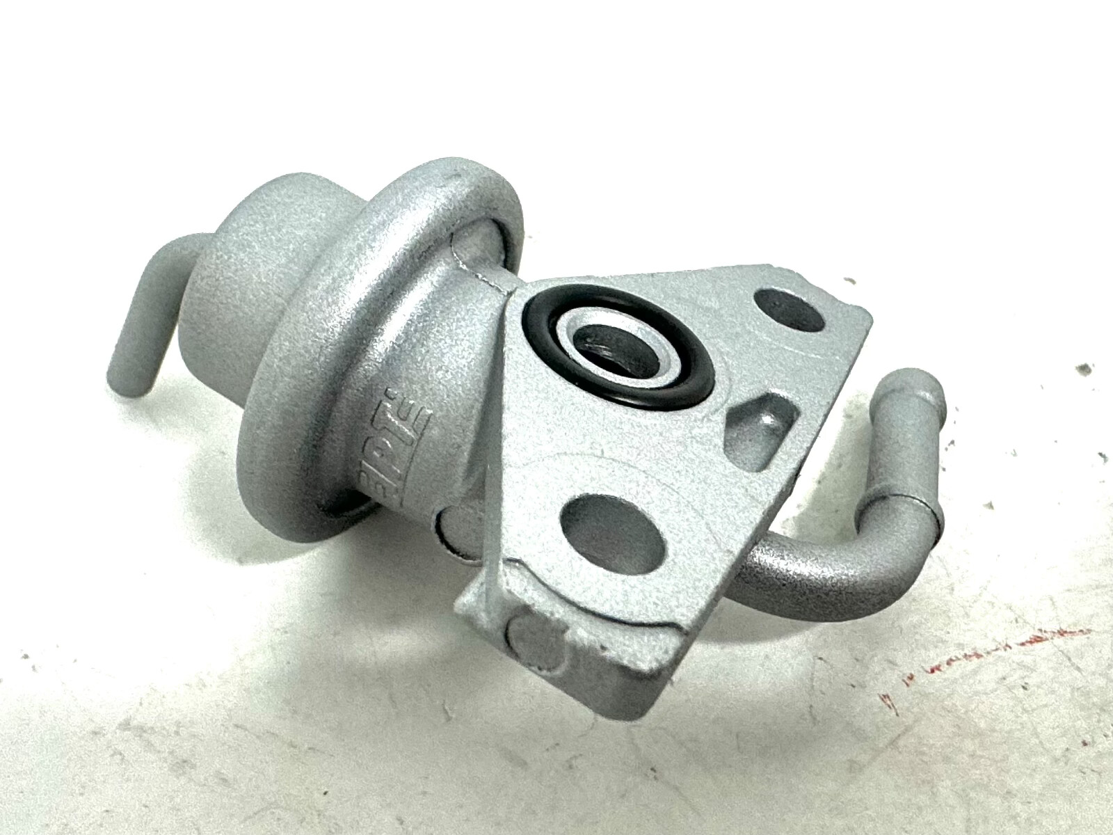 96 00 Honda Civic D16Y8 Fuel Pressure Regulator FPR OEM