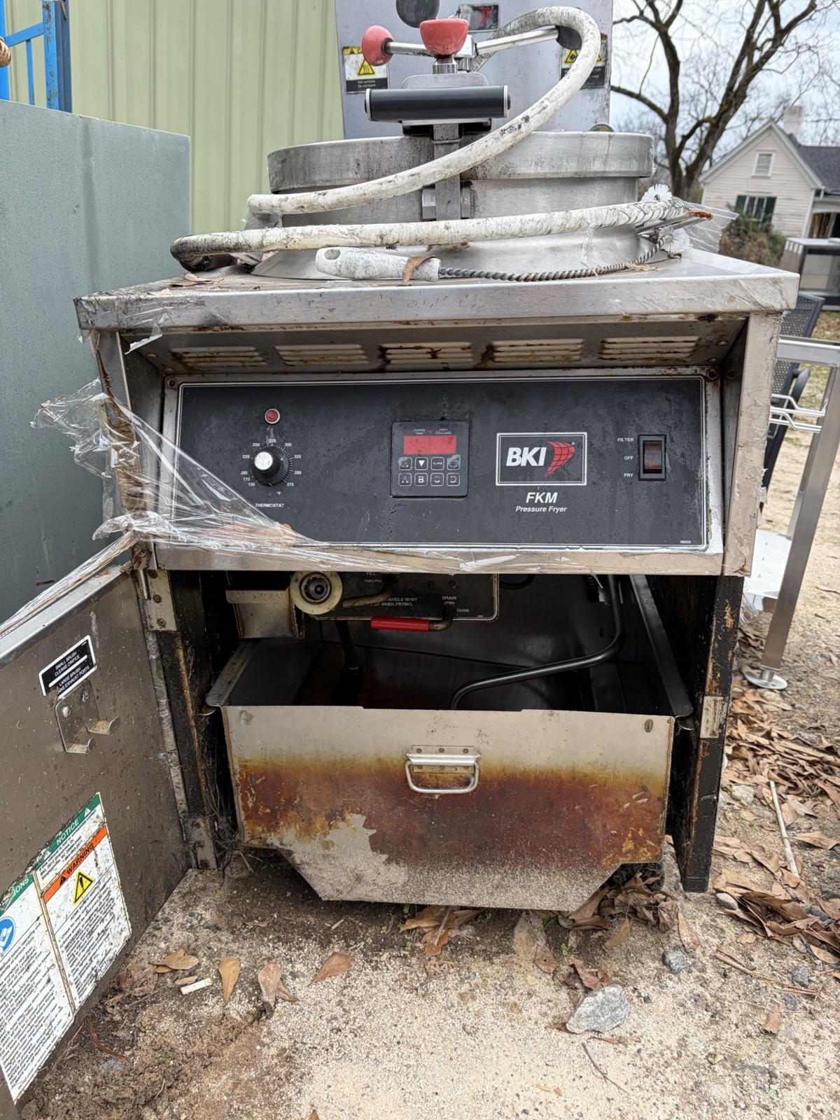 2015 BKI FKM-F Electric Pressure Fryer With Basket & Filtration / Hose 208v