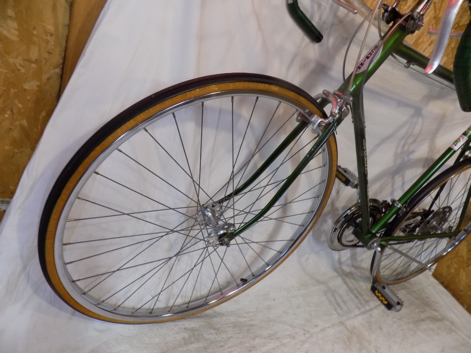 1972 SCHWINN VARSITY MENS 10-SPEED CAMPUS GREEN ROAD BIKE CONTINENTAL RACER 27
