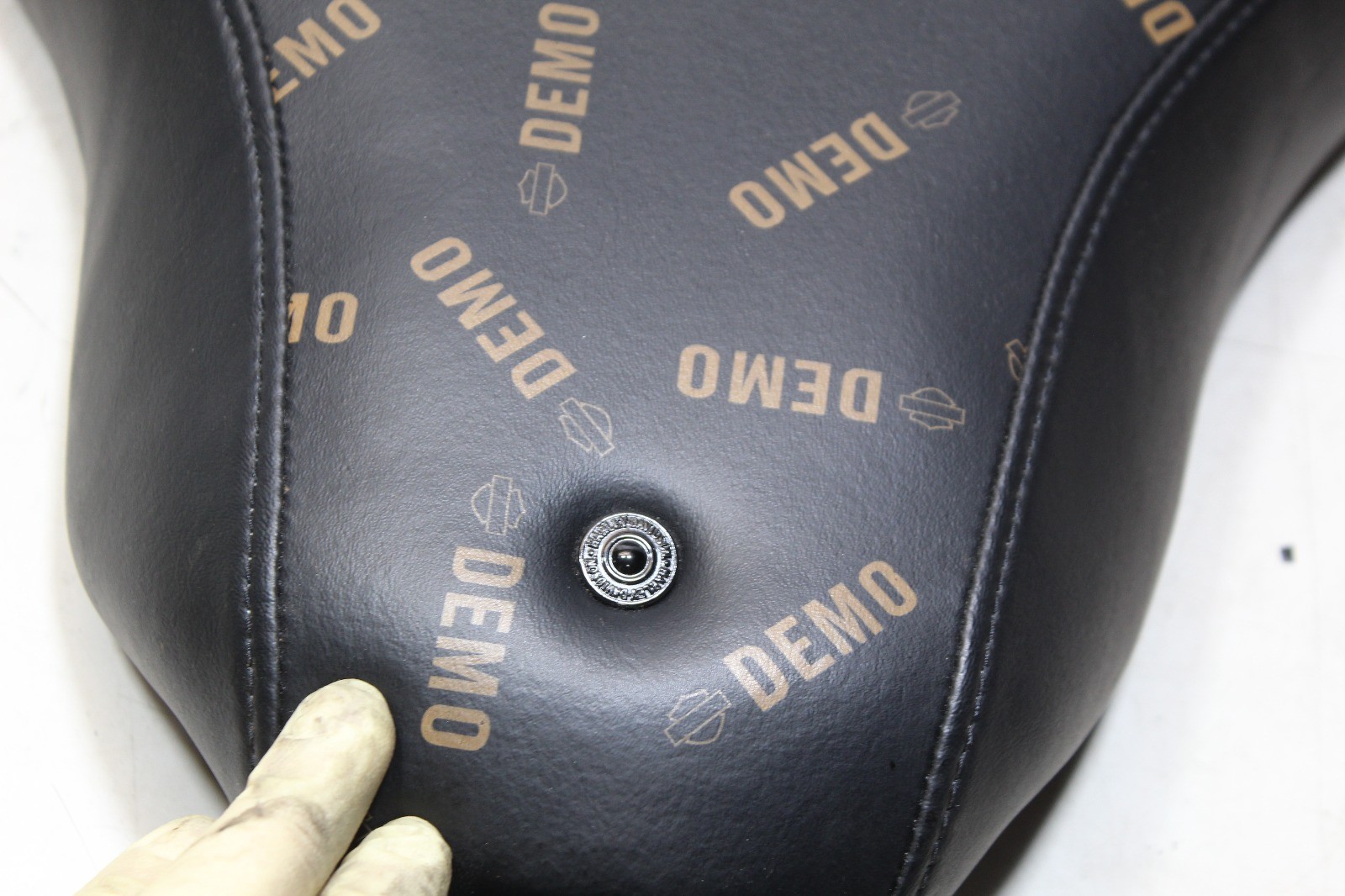 18-26 Harley Softail Two Up Low Rider Reach Seat OEM DEMO