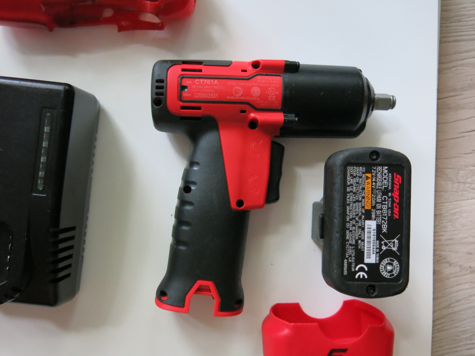 Snap-On CT761 Impact Wrench 3/8" 14.4v Cordless Battery & Charger Boots Set