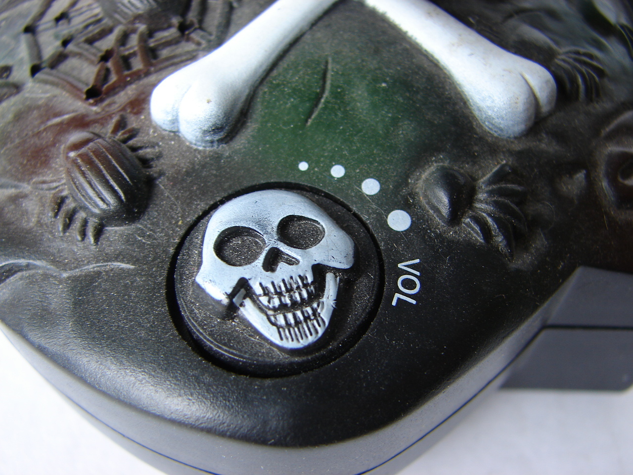 RARE ! HALLOWEEN MONSTER SATAN DEVIL GARGOYLE BOBBLE HEAD FM RADIO EYES LIGHT UP