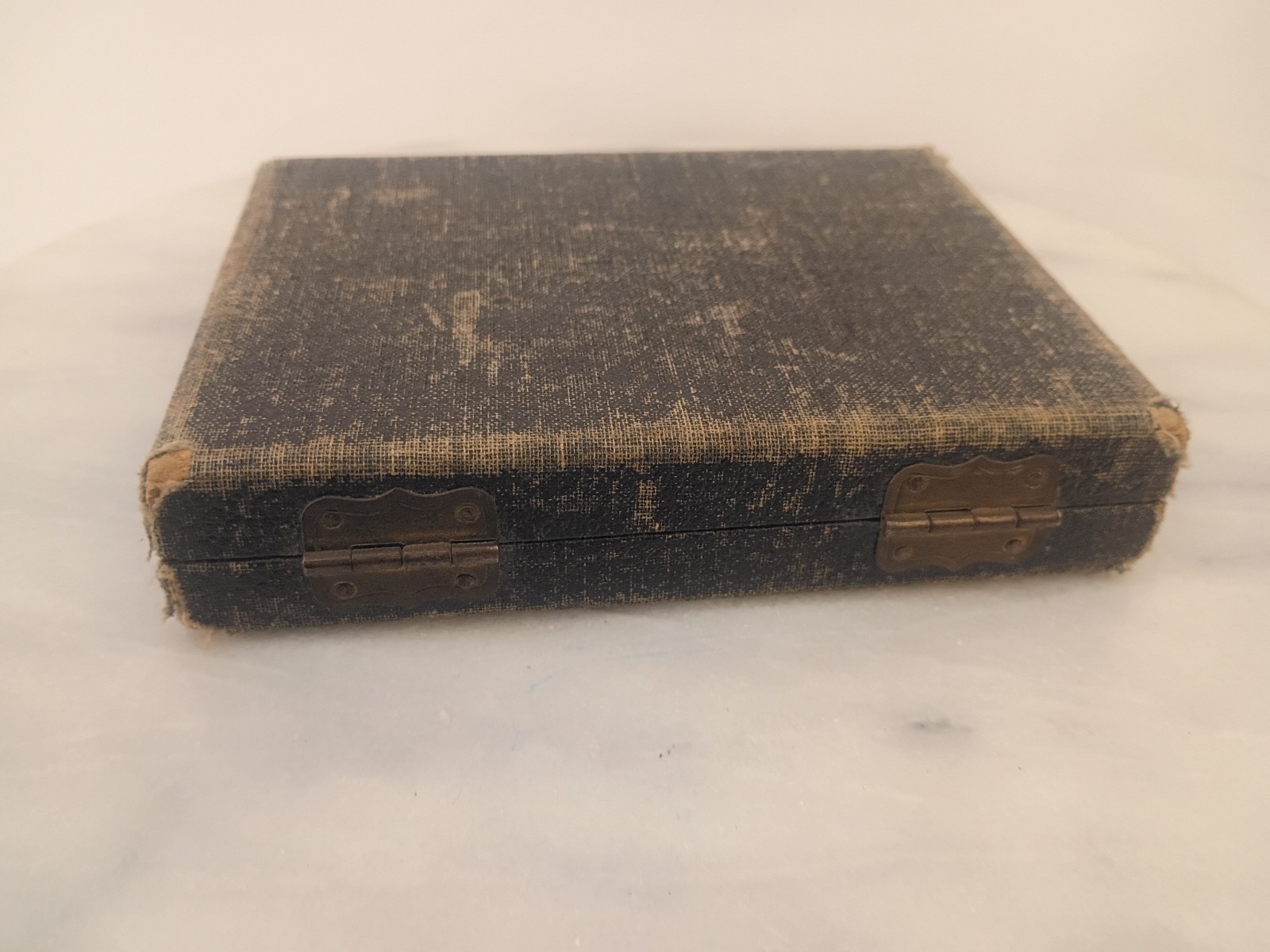 Antique Sample Of Prosthetic Hand Blown Glass Eyes Eyeballs Unknown Orgin READ