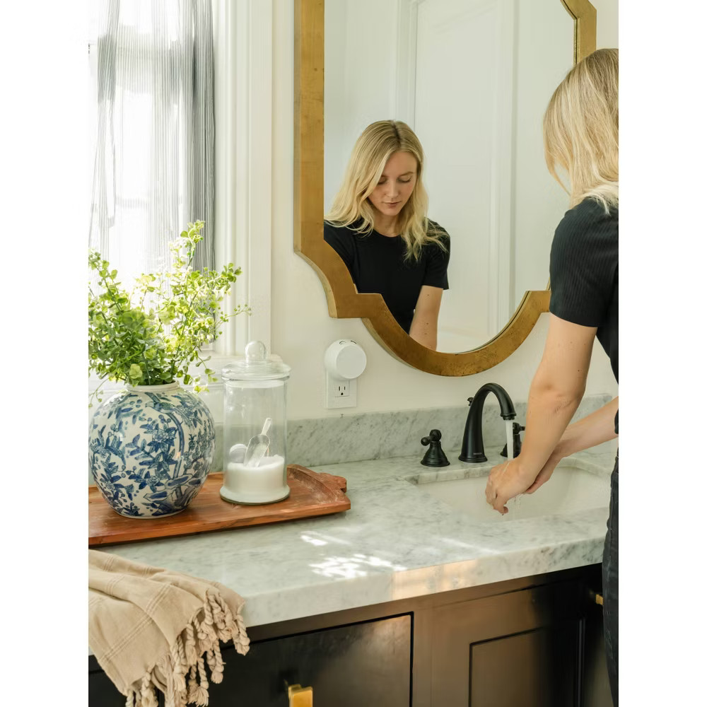 Pura V4 Smart Fragrance Diffuser