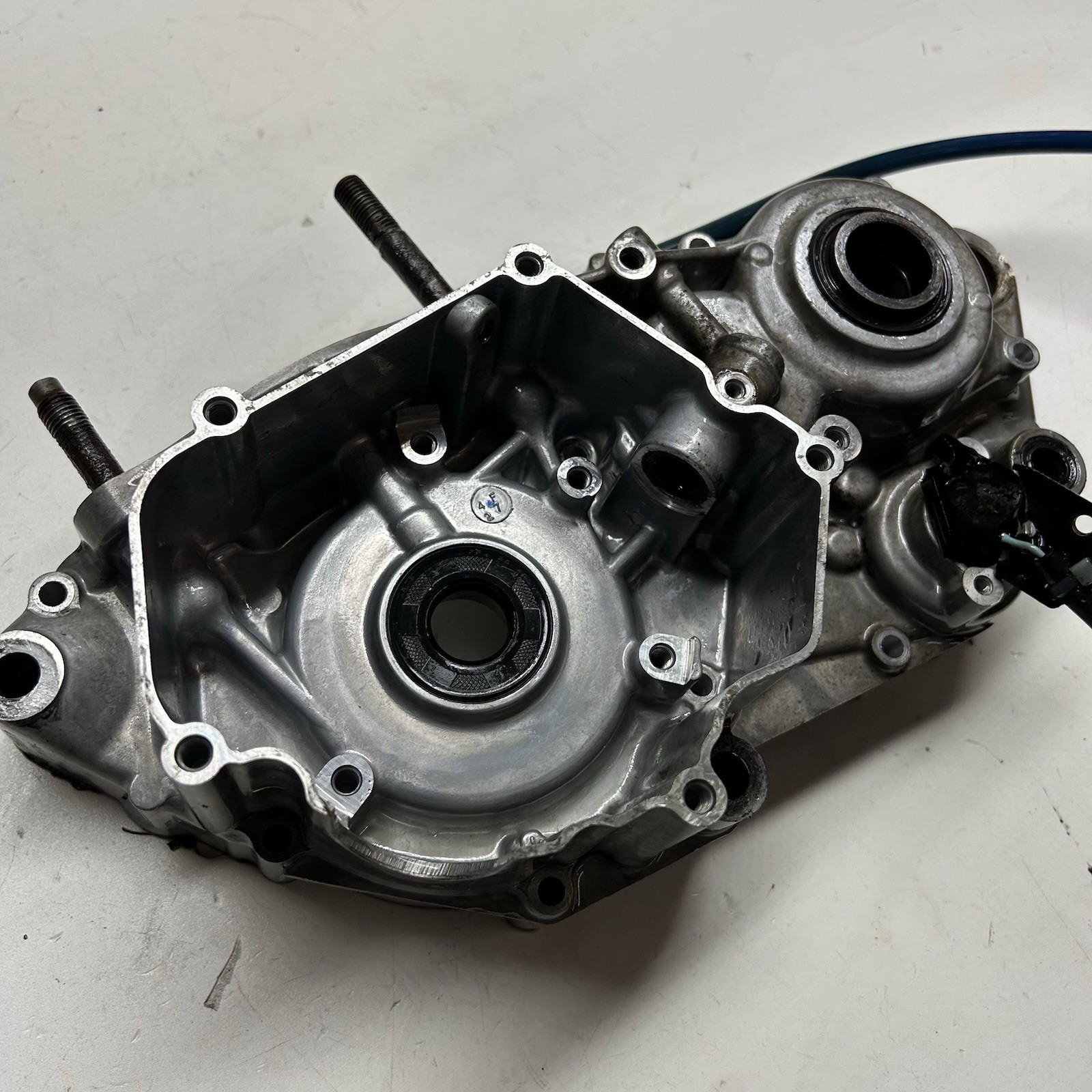 11 - 26 YAMAHA YZ 250 X 2 STROKE LEFT SIDE CRANK CASE BOTTOM END