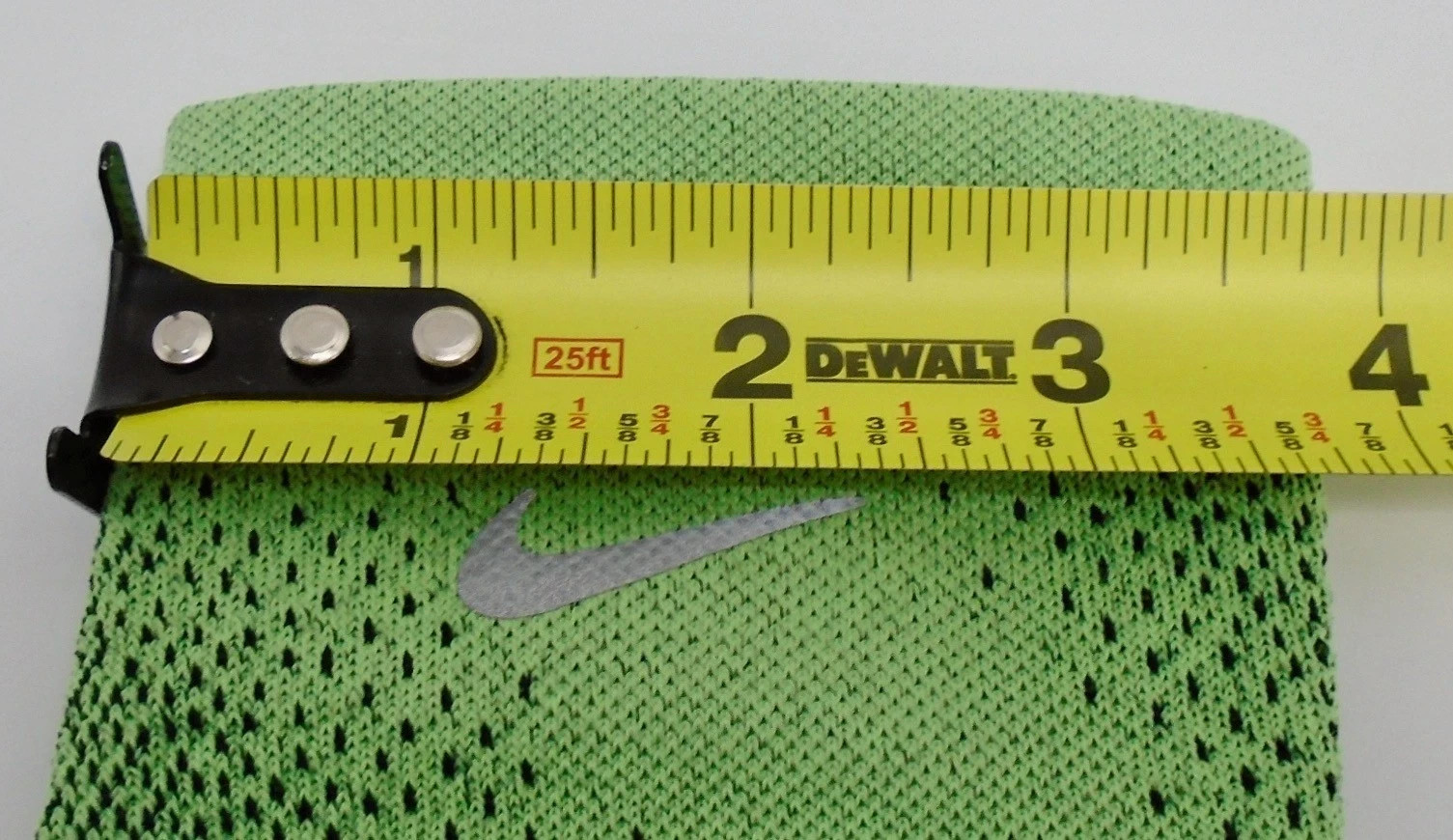 Nike Breaking 2 Sleeves Running Adult L/XL Gosh Green/Black/Silver