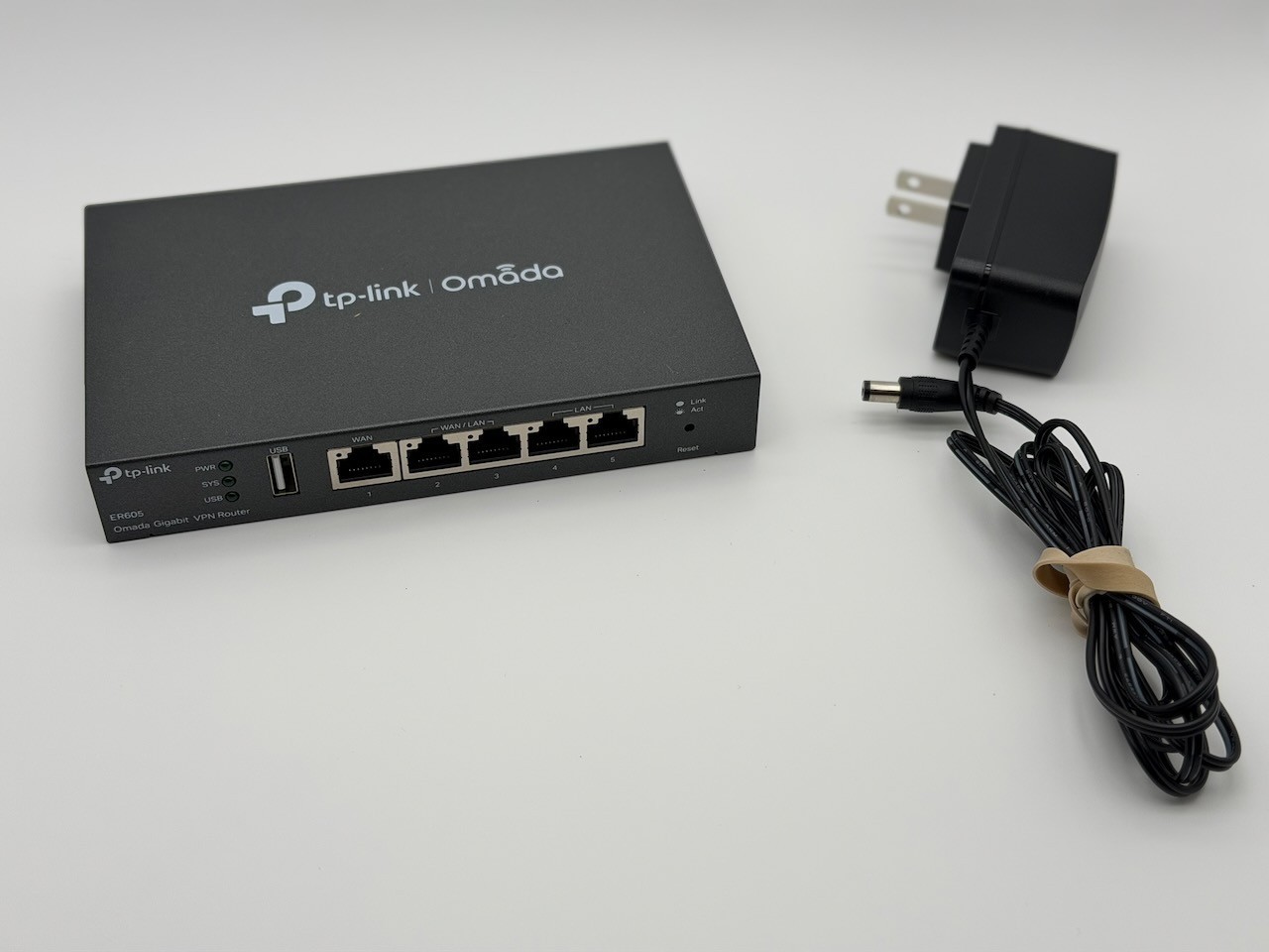 TP-Link Omada ER605 Gigabit VPN Router 5-Port Multi-WAN NICE