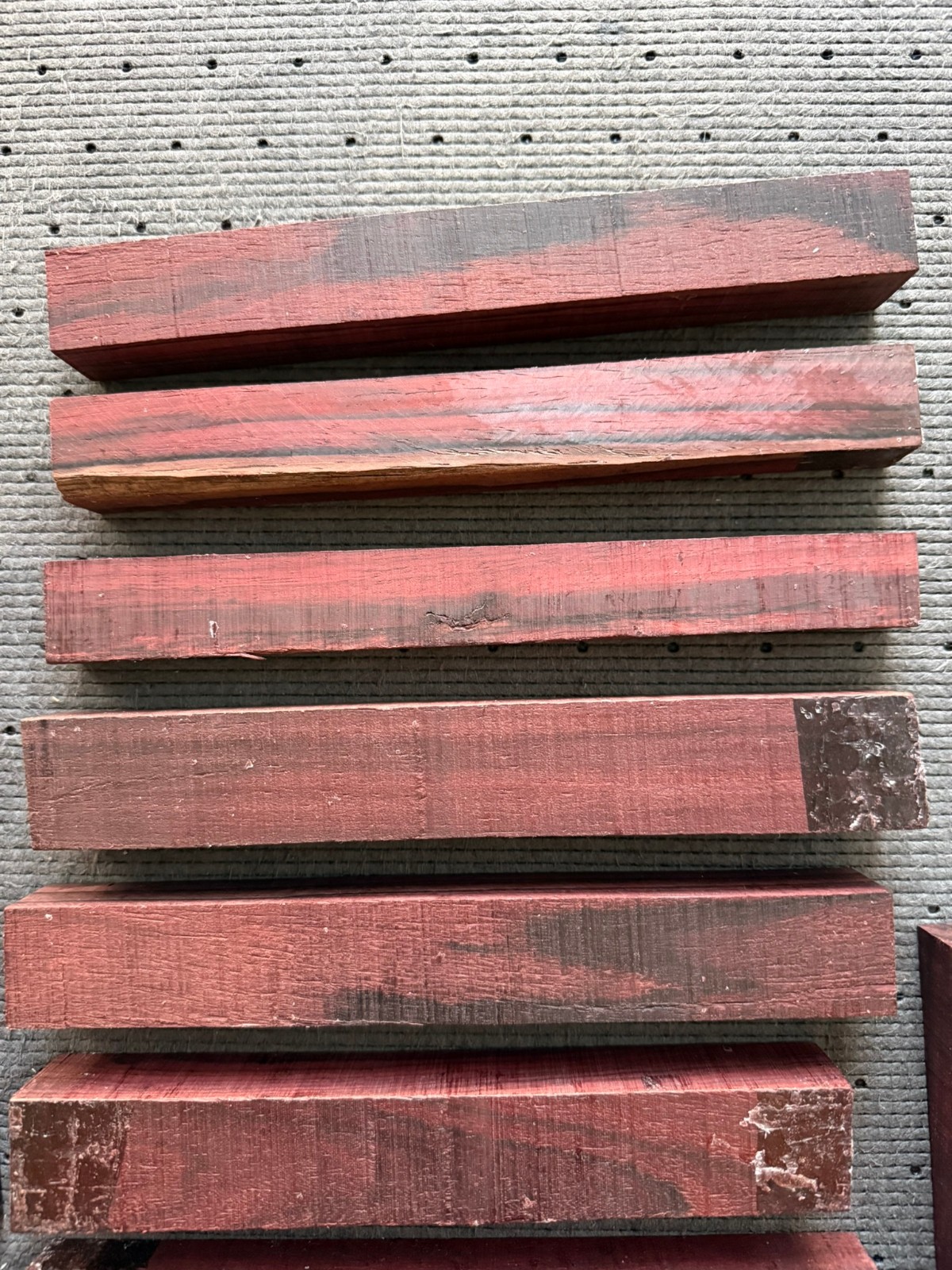 Bois de Rose 7 pounds box #18