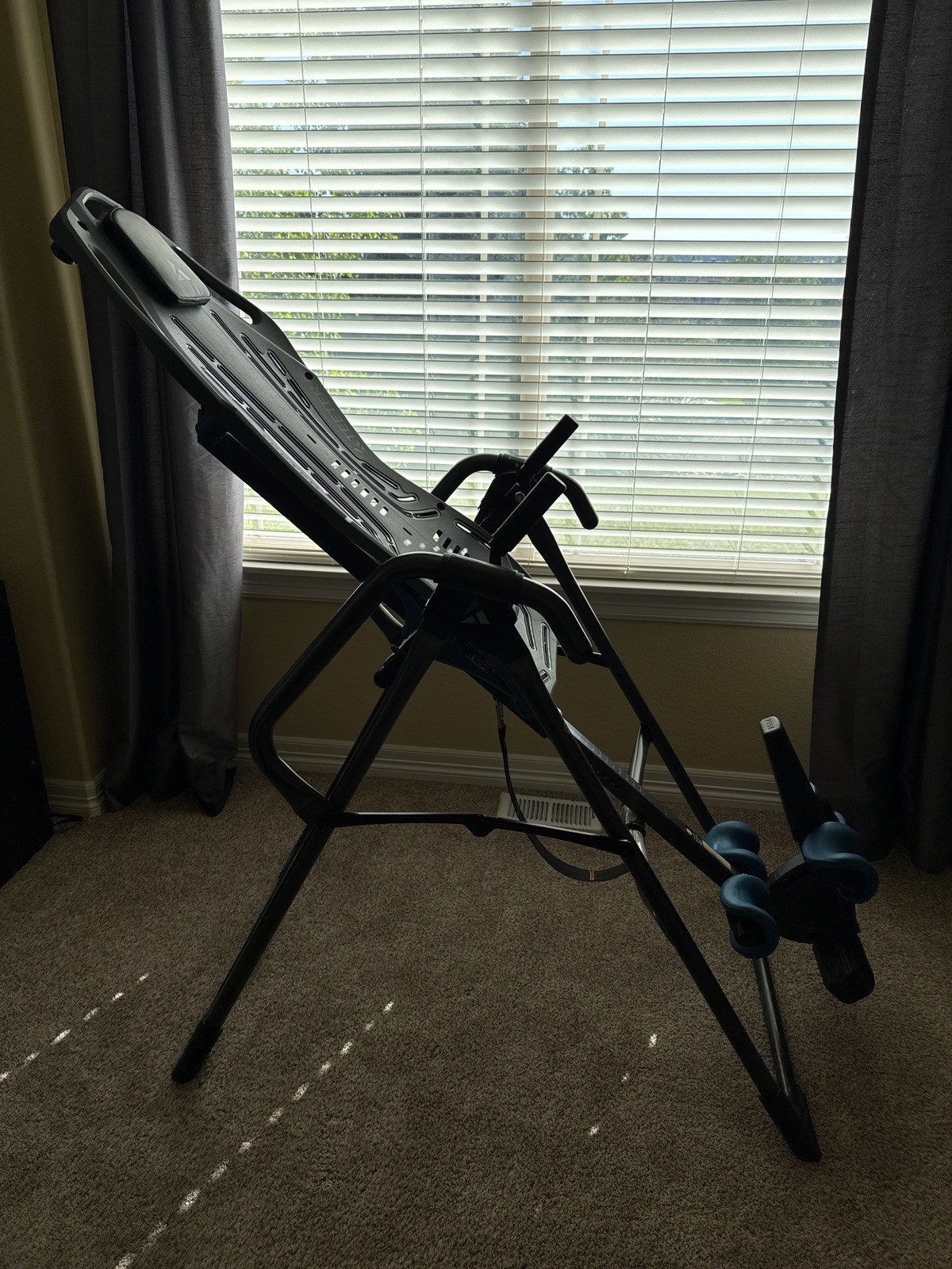 Teeter Fitspine X2 Inversion Table - Excellent condition