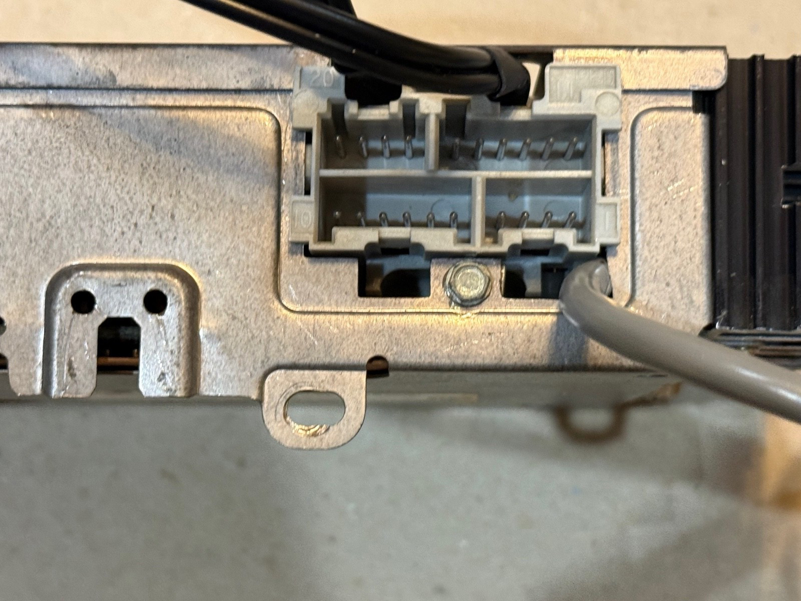 CHEVY-GMC 88-94 TRUCK RADIO BASS-TREBLE RECEIVER BLUETOOTH RCA GM DELCO CDM AMP