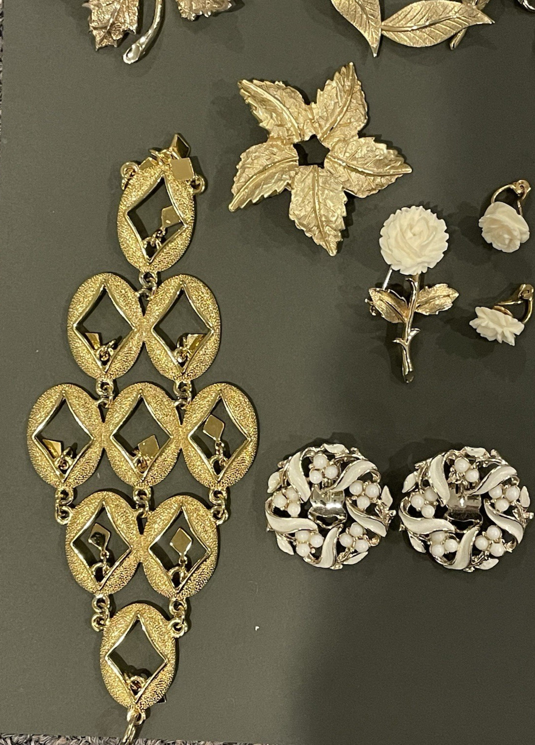 Huge Lot Vintage Cosmetic Jewelry Pins, Pendants, Clip and Screw-on Earrings