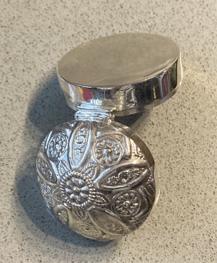 Vintage 925 sterling repousse domed small box for gifts, notes, pills, etc