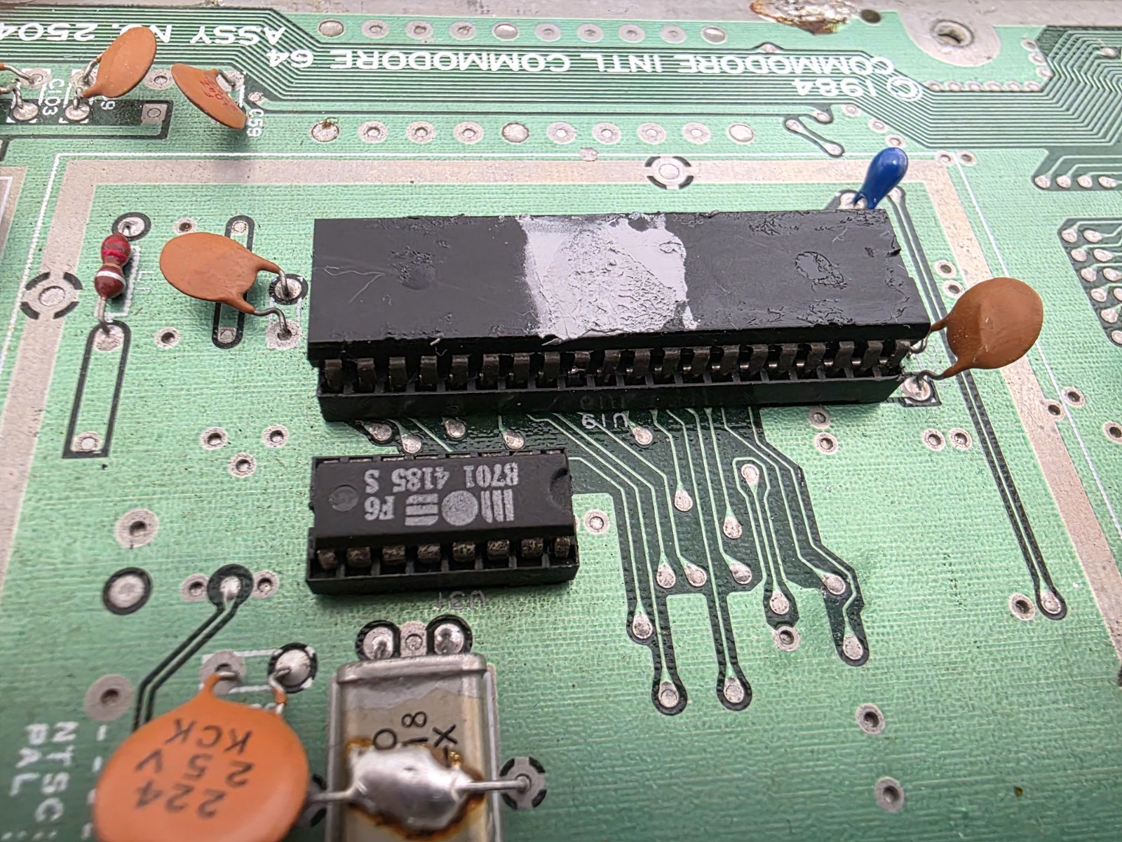 Commodore 64 Vintage Computer With Power Supply - Powers On *Please Read Desc.*