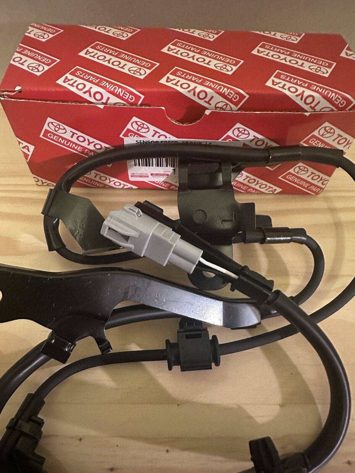 OEM Toyota ABS Wheel Speed Sensor Front-Left Sequoia 2001-2007 Tundra 2000-2006