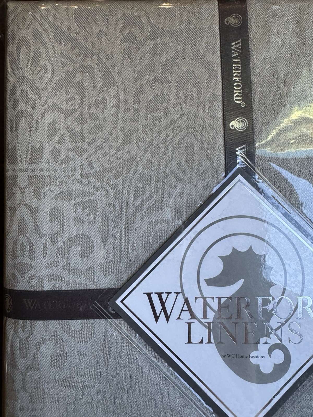 $90 NEW SARAH GRAY WATERFORD LINENS TABLECLOTH Oblong 70”x144” 12 To 16 Seats