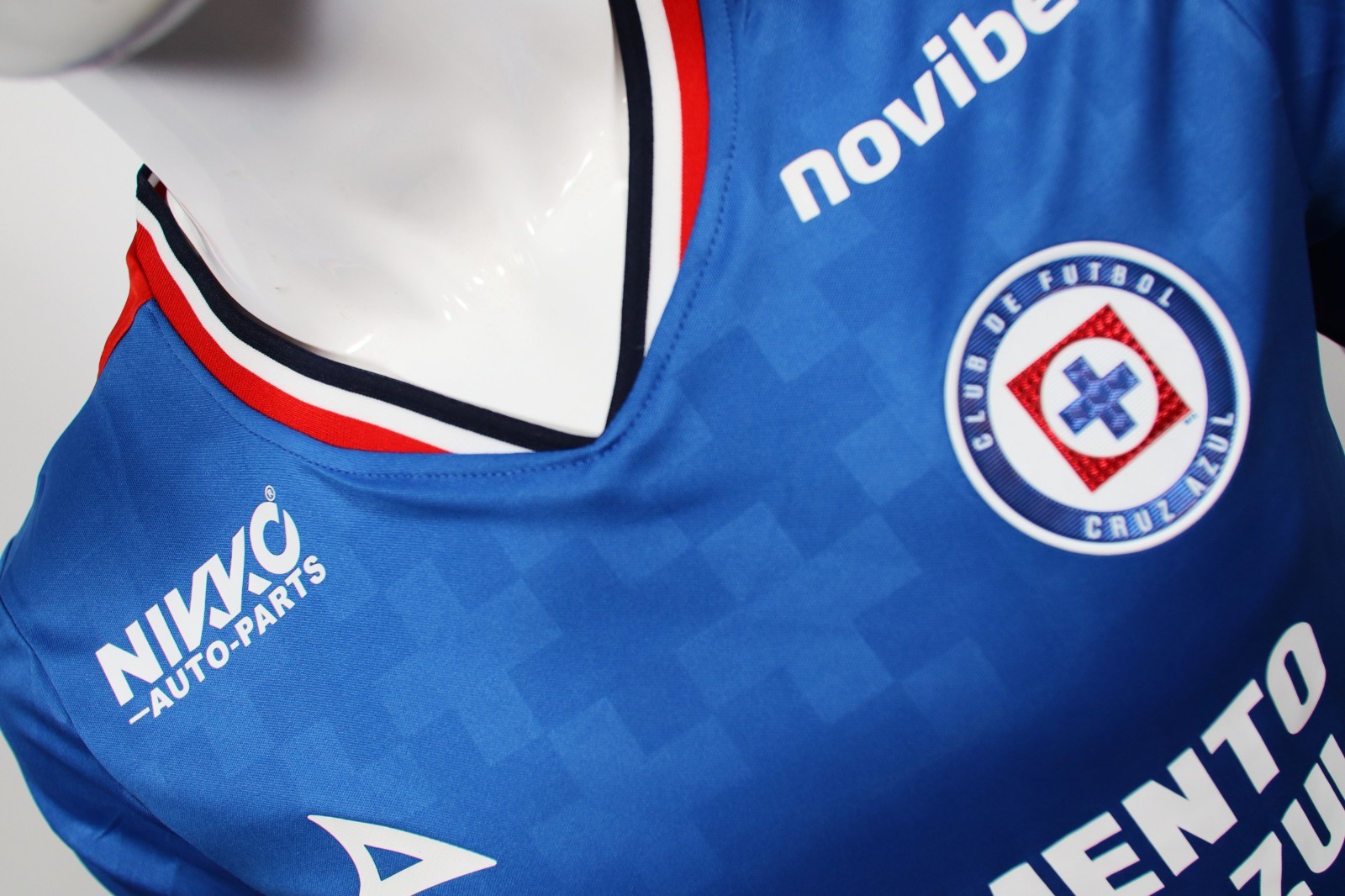 CRUZ AZUL LOC 25/26 CON PARCH LIGA MX (Talla Reducida) slim fit LEER DESCRIPSON