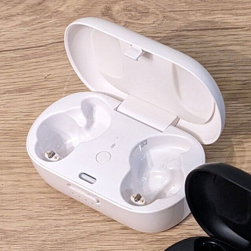 Bose Quiet Comfort Earbuds Charging Only White--ONLY Charging Case NO Earbuds
