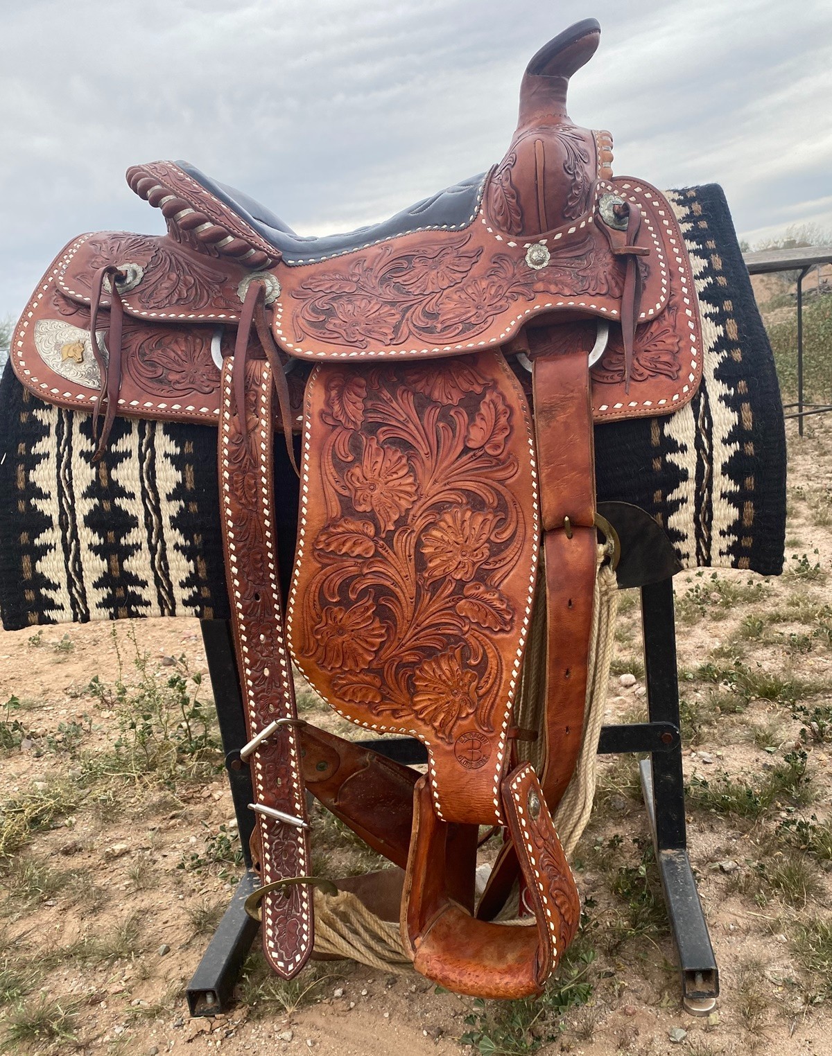 Old School Buck Stitched western saddle - Maker E Bacon Globe, AZ - TOP Quality!