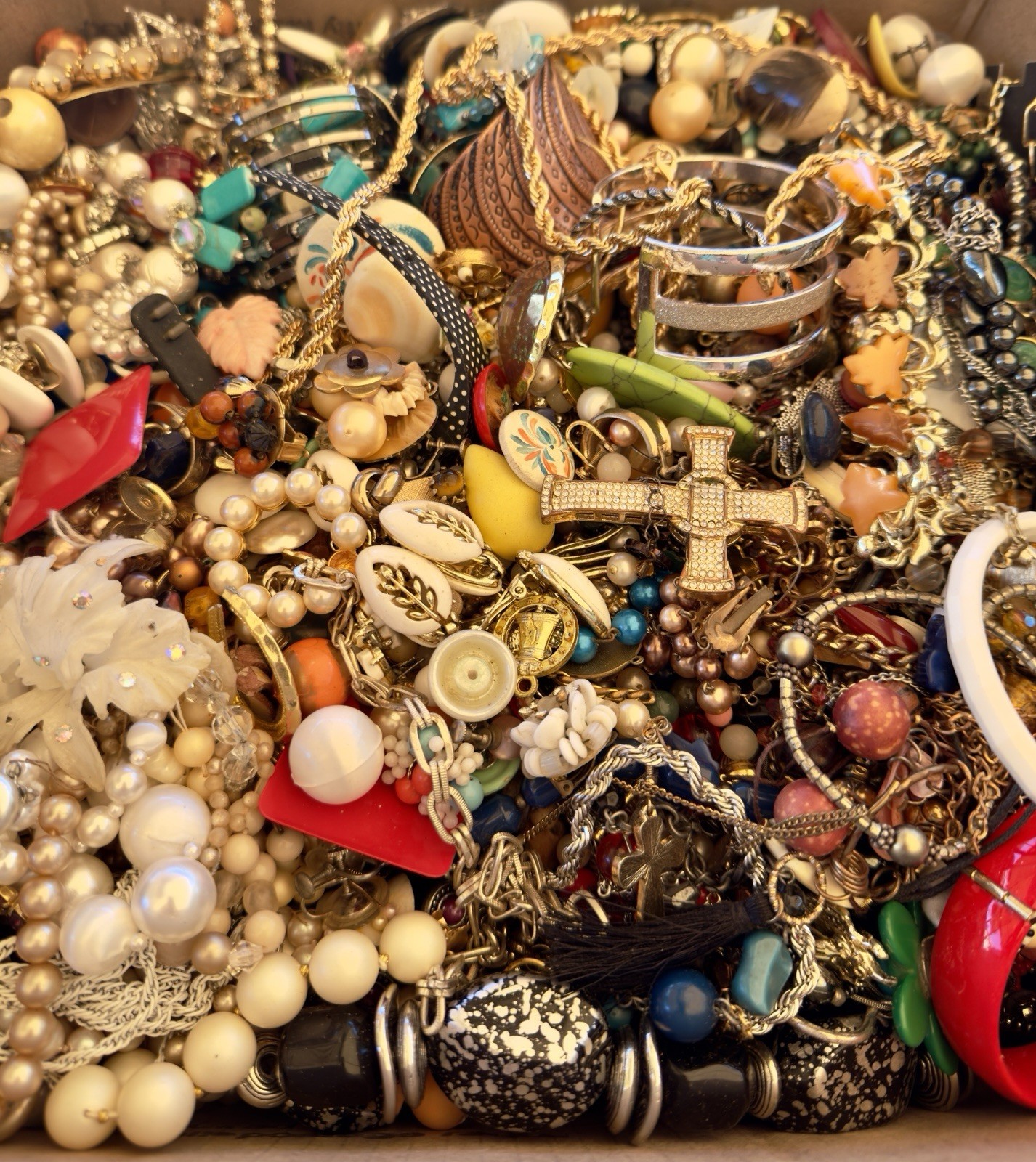 MIXED JEWELRY LOT CRAFT REPAIR, RESELL, REPURPOSE, VINTAGE TO NOW! 20 POUNDS