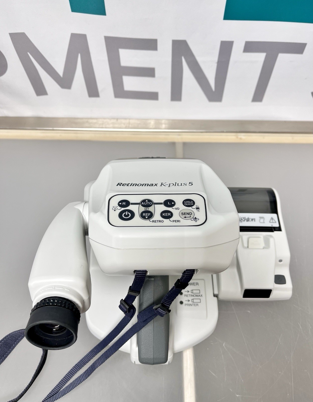 Righton Retinomax K-Plus 5 Handheld Auto Ref/ Keratometer with Charging Station