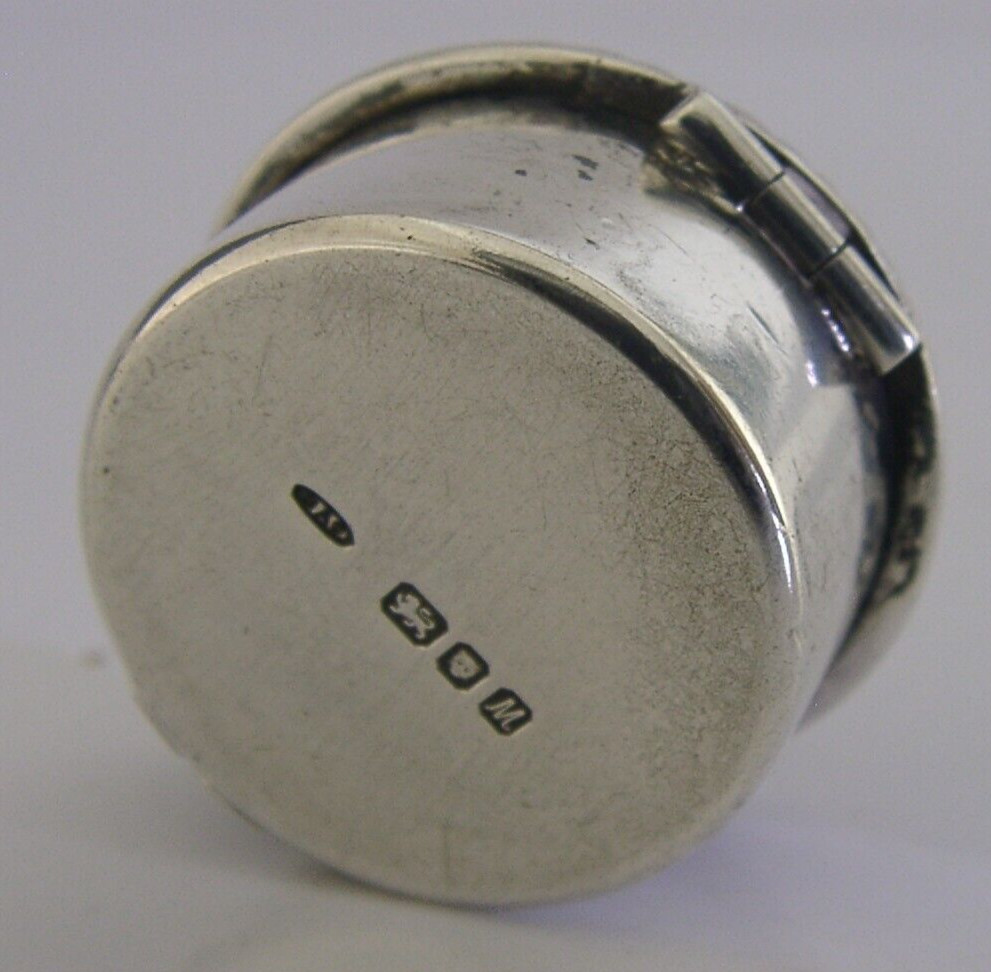 PRETTY ENGLISH SOLID STERLING SILVER BOX 1986 ART NOUVEAU STYLE