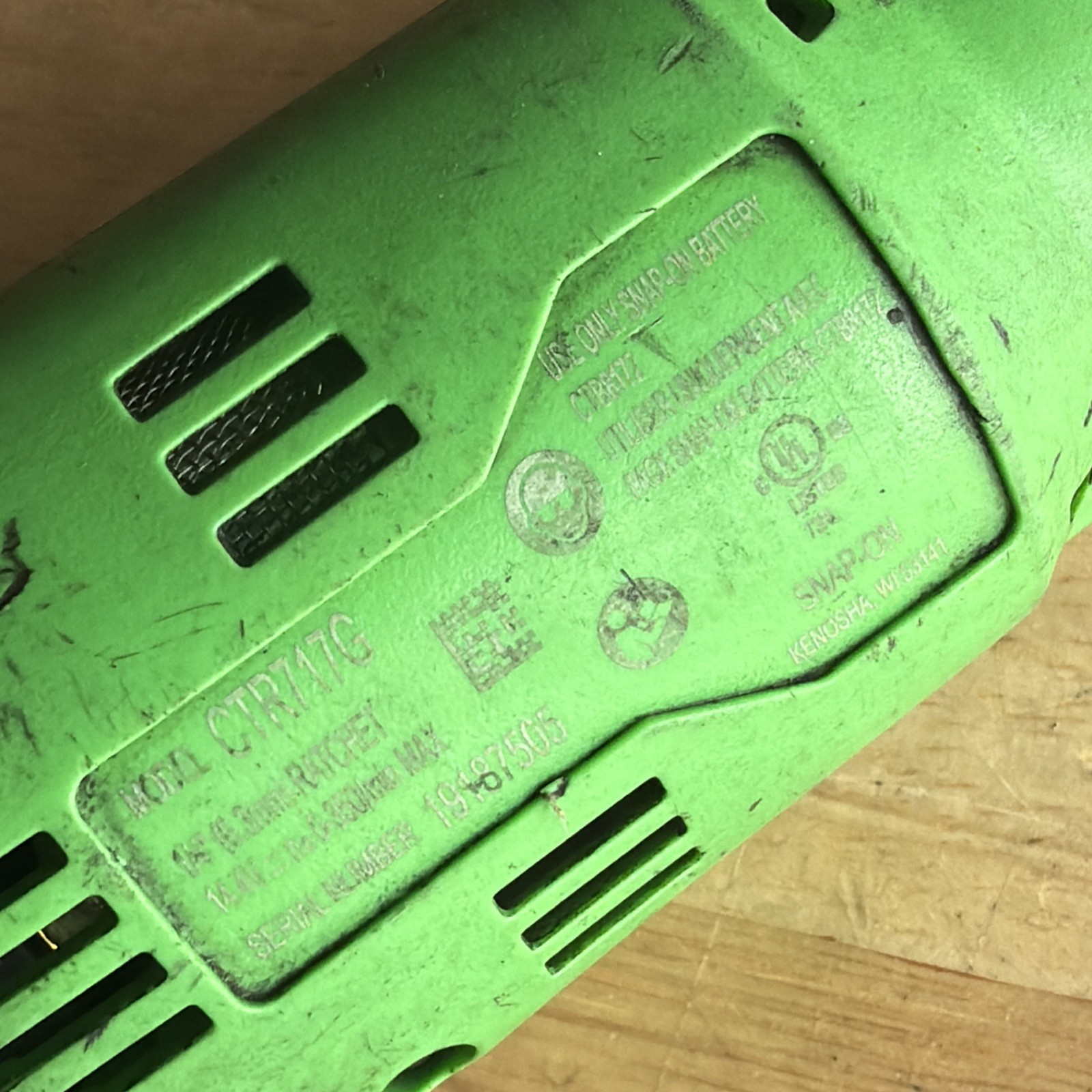 Snap On Tools Cordless Long Neck Ratchet 1/4" Drive Green W/ 1 Battery CTR717G