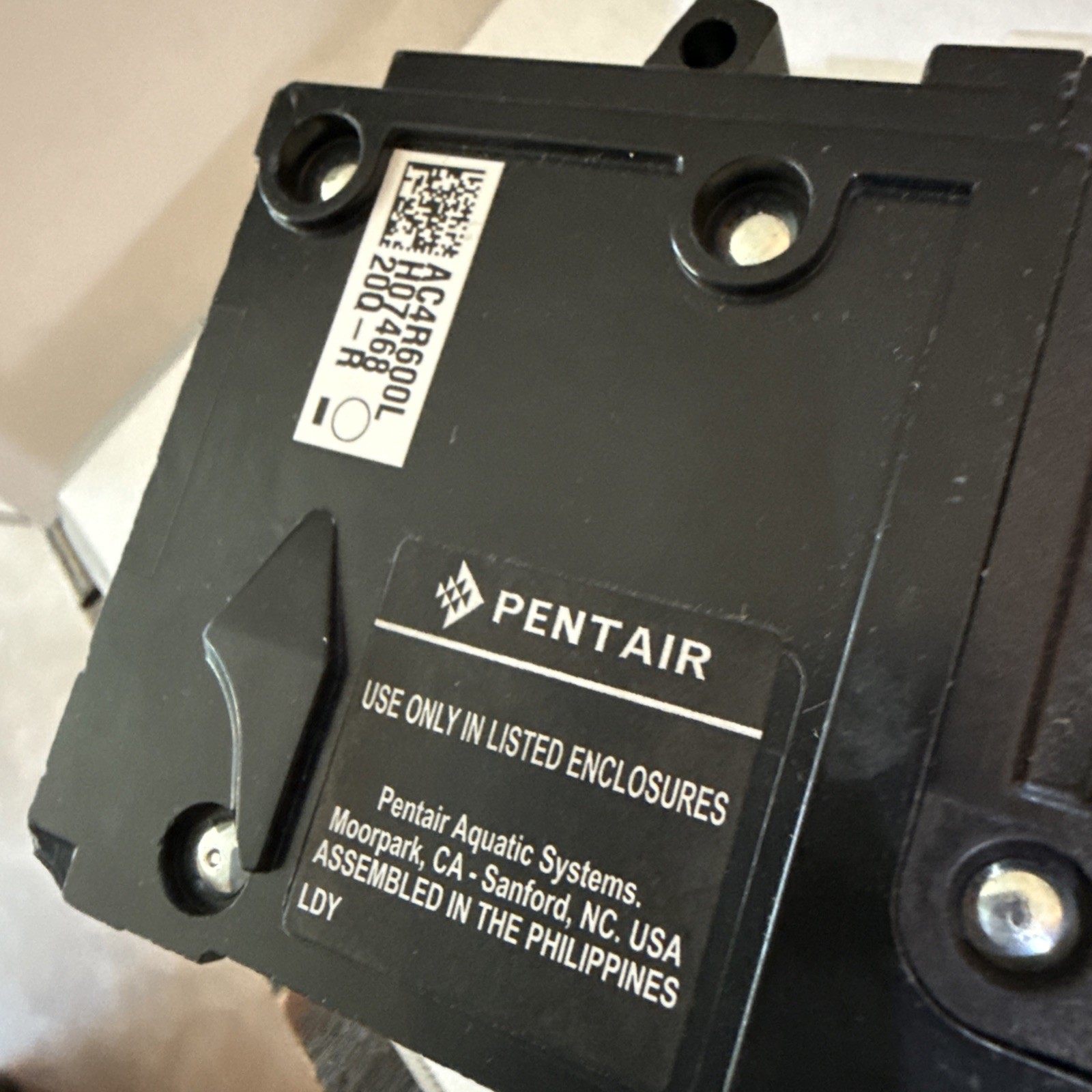 NEW Pentair / Siemens Circuit Breaker PA220GF QF220 - HAS CHIPS SEE PHOTOS