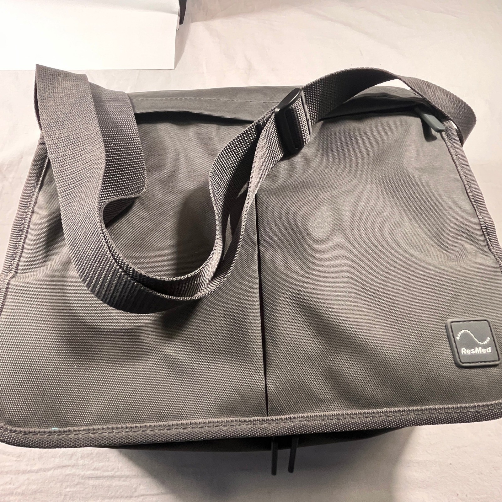 ResMed CPAP Travel Carrying Case Unisex OS Gray Pre-Owned Padded Shoulder Bag