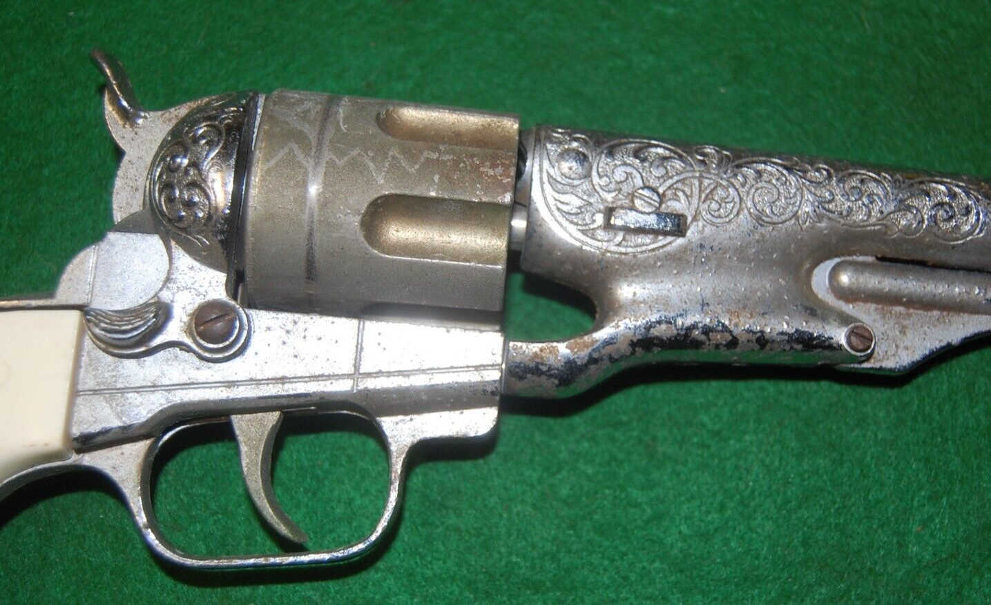 VINTAGE 1950s HUBLEY REPLICA COLT 45 TOY CAP GUN USED L1