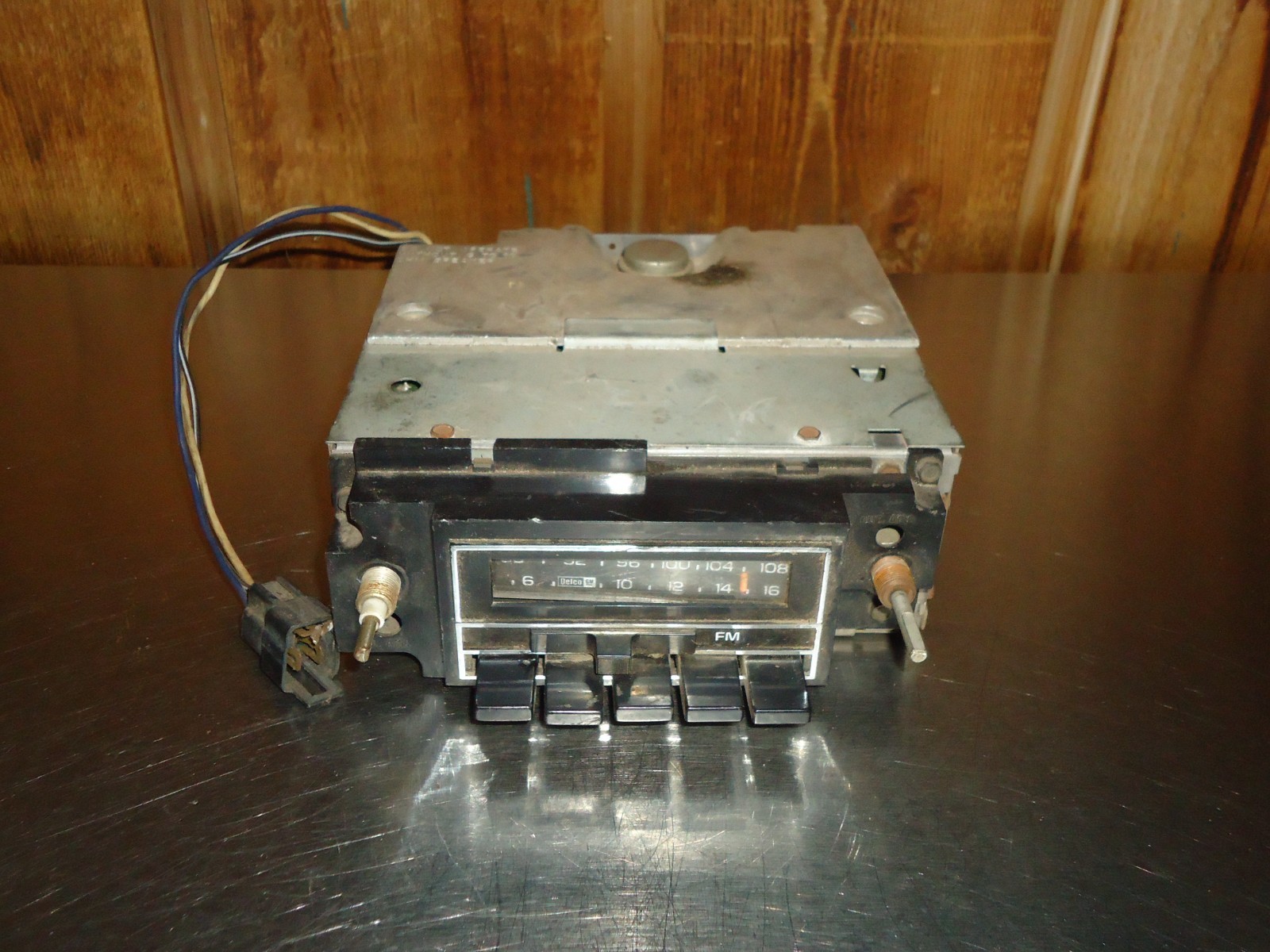 OEM GM Delco AM/FM Radio 70HFP1 9345270-1 Chevrolet Chevy 1977