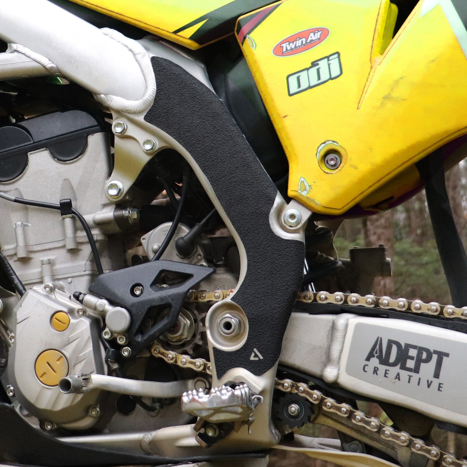 2019-2025 Suzuki RMZ250 + 2018-2025 RMZ450 Grip Tape Frame Guard (2 Pairs)