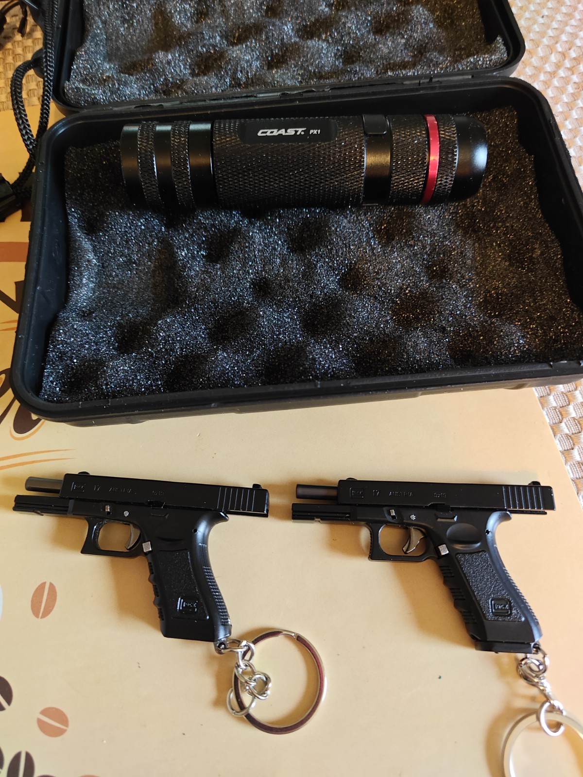 2 GL0CK 17 Mini Firearm Gun Pistol KEYCHAIN & Coast Flashlight, Includes Case