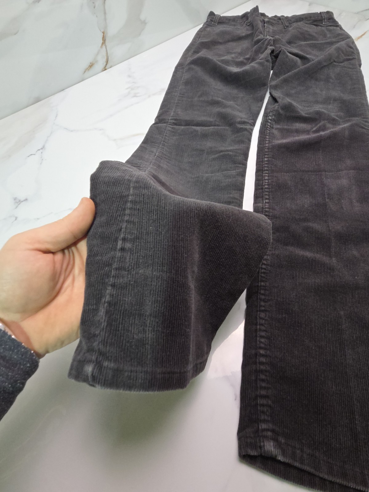 1980s Vtg Levis 519 Straight Taper 31x34 Black Corduroy Pants Talon Zip USA