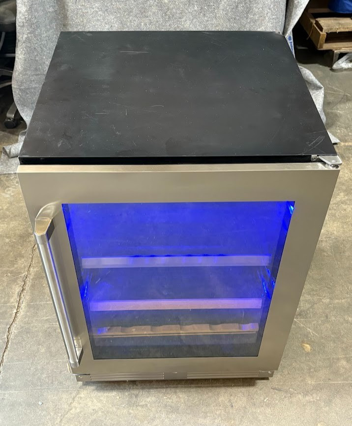 XO XOU24BCGSR 24" Beverage Center w/ Glass Shelves (Bad compressor, Sold AS IS)