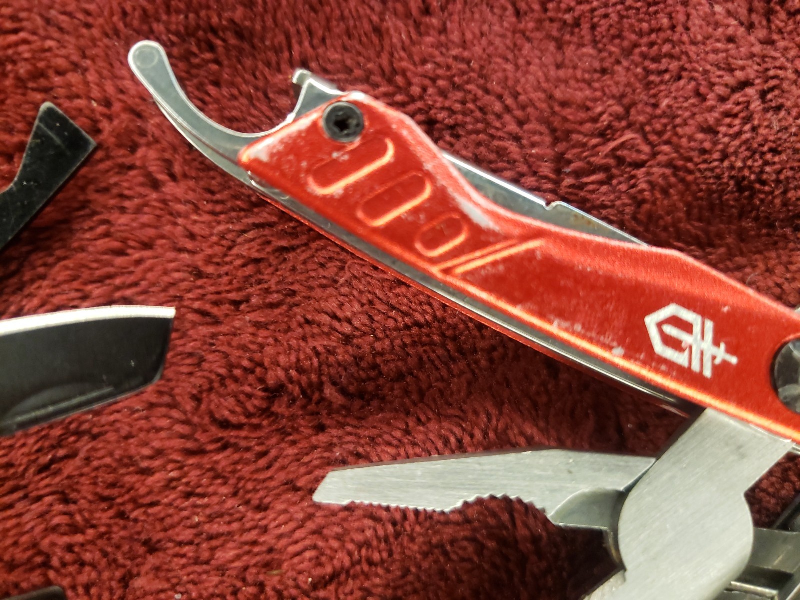 🔪🔪 Lot of 2 Gerber Multi Tool Dime multiplier Black & Red