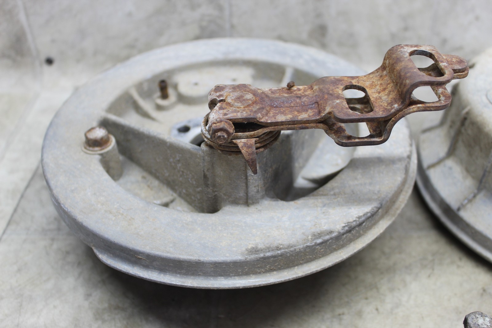 93-04 Kawasaki Bayou 300 4x4 93-99 400 Oem Rear Back Brake Drum Assembly