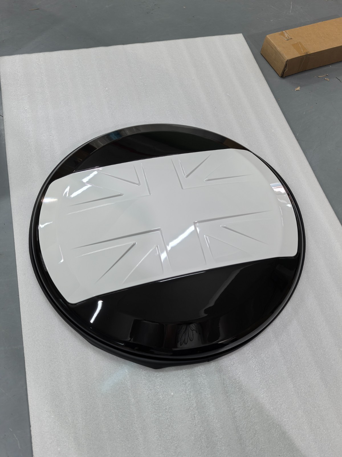 U.S. STOCK Fuji White Spare Tire Cover Fits Land Rover Defender 2020-2025 2026